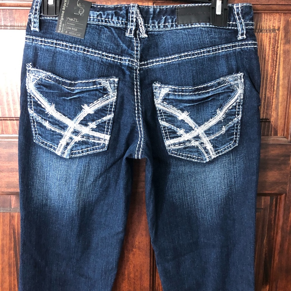 💎TWENTYONE BLACK SKINNY JEANS💎